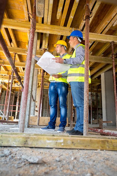 Besprechung auf Baustelle